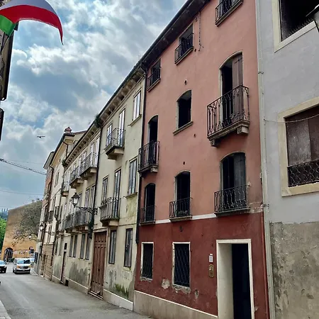 Le Travi アパート